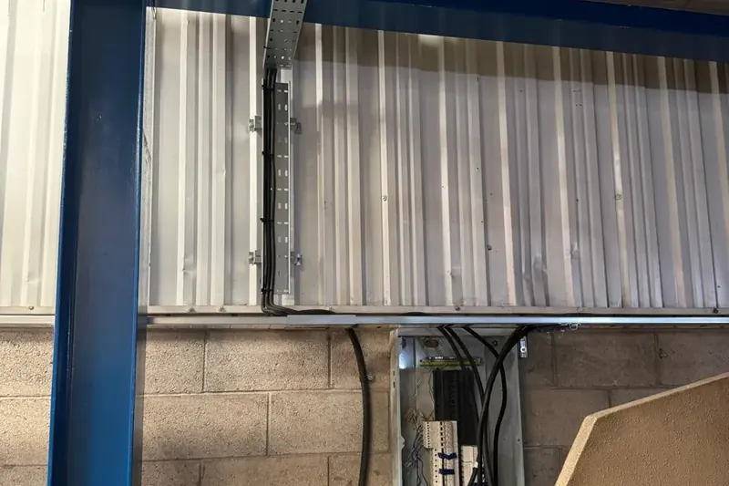 Cable tray and distribution board