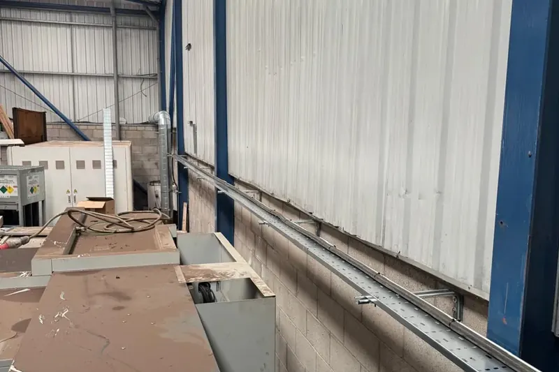 Cable tray and distribution board