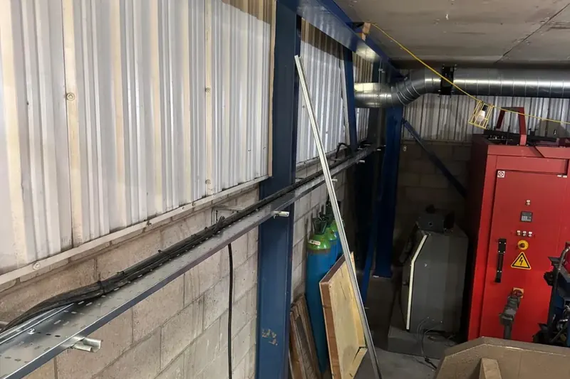 Cable tray and distribution board