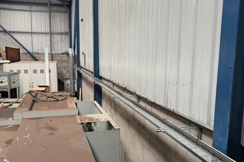 Cable tray and distribution board