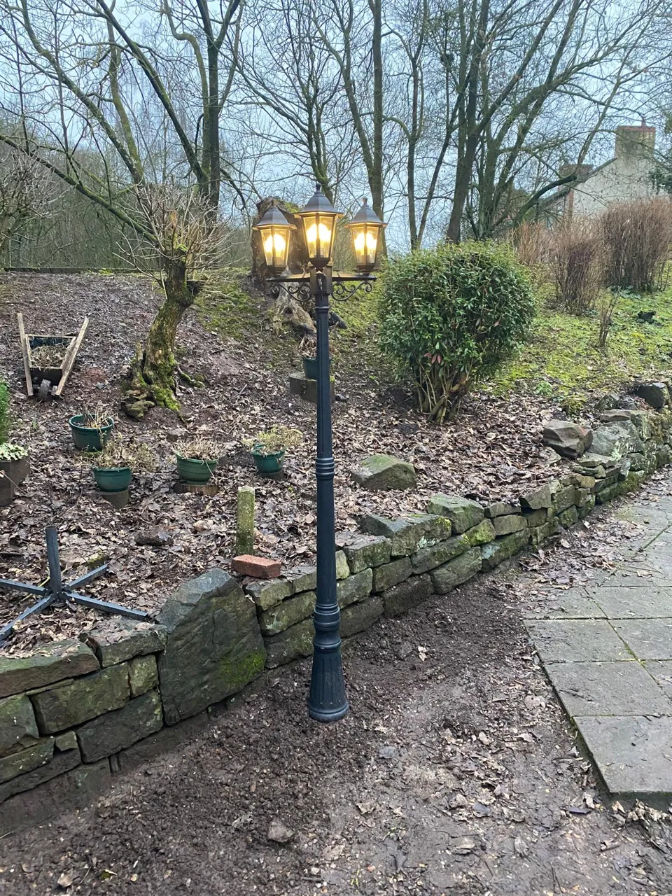 Garden lantern lighting