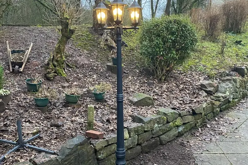 Garden lantern lighting