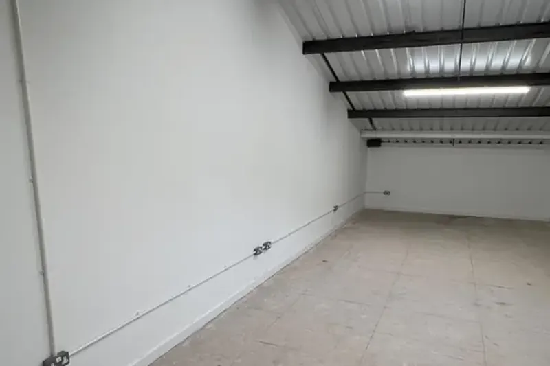 Mezzanine LED lighting and sockets