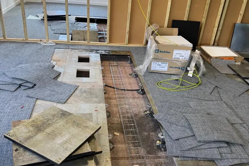 Underfloor data cabling and containment