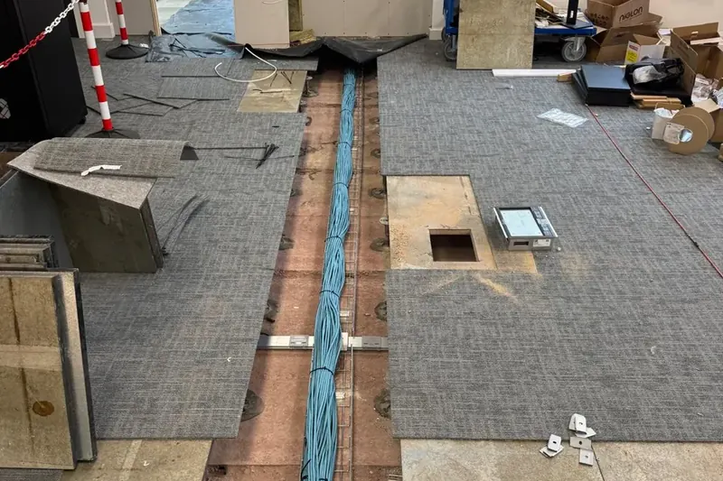 Underfloor data cabling and containment